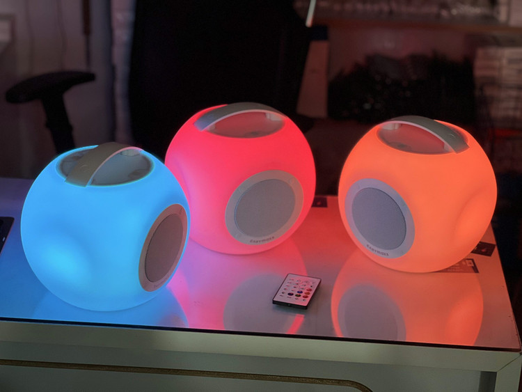 اسپیکر بلوتوثی EASYmaxx Colorcube مدل BTS-518C با نورپردازی RGB و ریموت کنترل اصلی